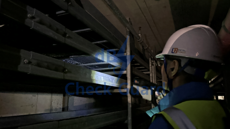 Underground power line inspection using MD-1000 with LED flashlight